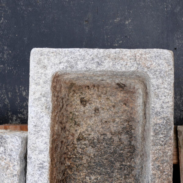 Brunnen aus Granit